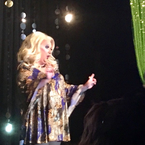 11/6/2016에 Arielle님이 Lips Drag Queen Show Palace, Restaurant &amp; Bar에서 찍은 사진