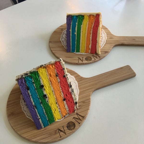 Their rainbow cakes are not bad!