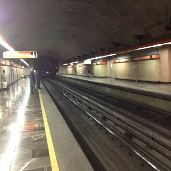 Metro Camarones (Línea 7) Estación de metro