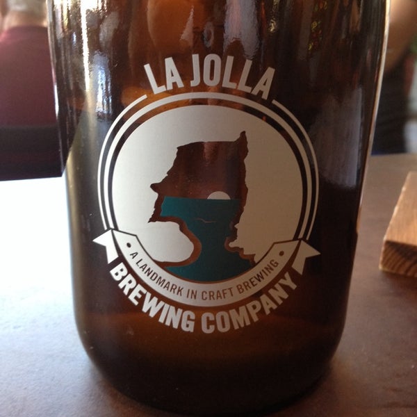 รูปภาพถ่ายที่ La Jolla Brewing Company โดย Captain A. เมื่อ 5/31/2014