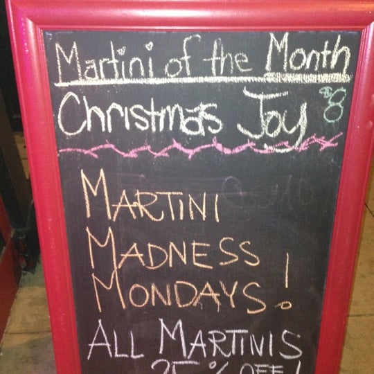 Снимок сделан в Martini Room пользователем Ula B. 12/10/2012