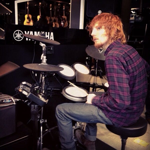 Foto tirada no(a) Yamaha Music London por Matt R. em 4/12/2014