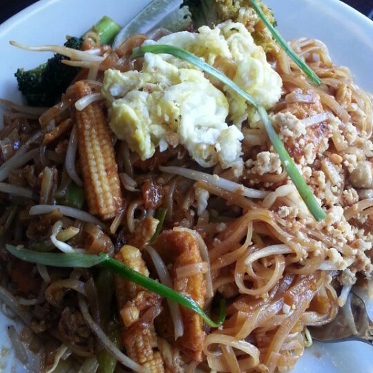 Photo taken at Ban Thai Restaurant by Kimi R. on 1/3/2014
