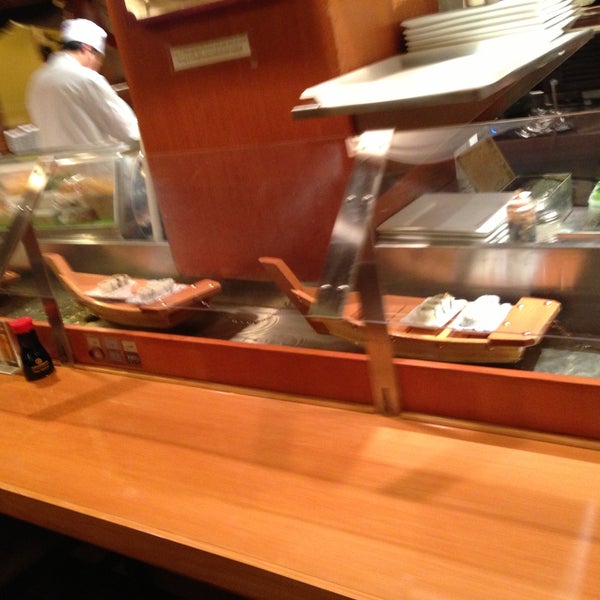 Photo taken at Sushi Boat by 겸겸겸 on 4/20/2013