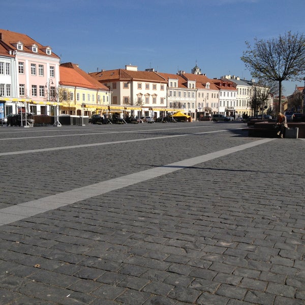 5/2/2013 tarihinde Nastya T.ziyaretçi tarafından Rotušės aikštė  | Town Hall Square'de çekilen fotoğraf