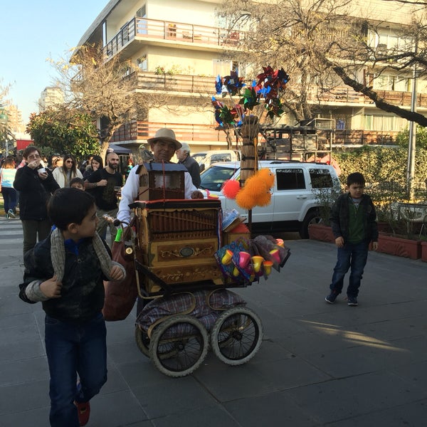 Foto tirada no(a) Barrio Italia por Enrique S. em 8/6/2016