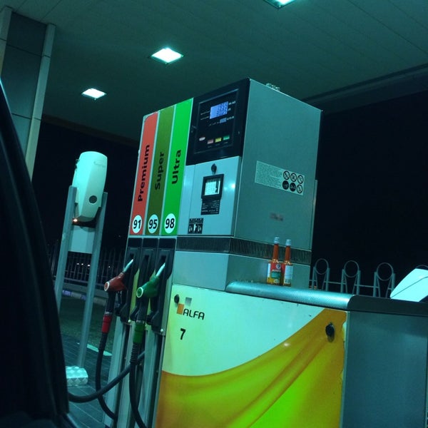 Photo taken at Alfa Gas Station by Hamad A. on 11/22/2013