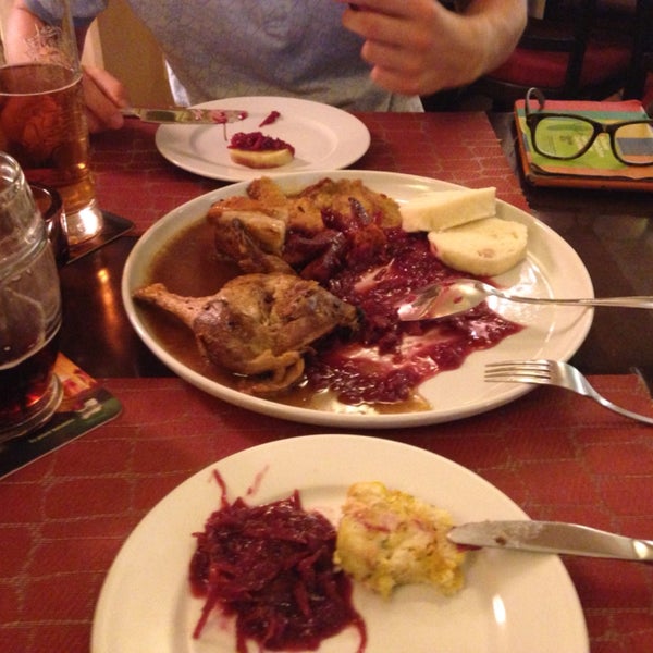 Ох, как мы наелись огромной вкусной чешской тарелкой 😋😋😋 Недорогая, но такая сытная!