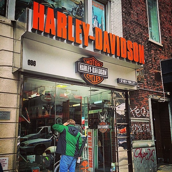 Photo prise au Harley-Davidson of NYC par Mihalich le6/5/2014
