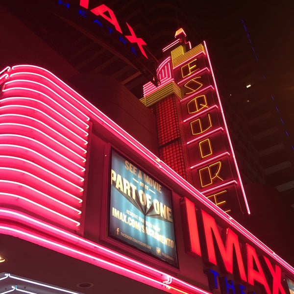 Foto scattata a Esquire IMAX Theatre da Joel W. il 12/30/2015