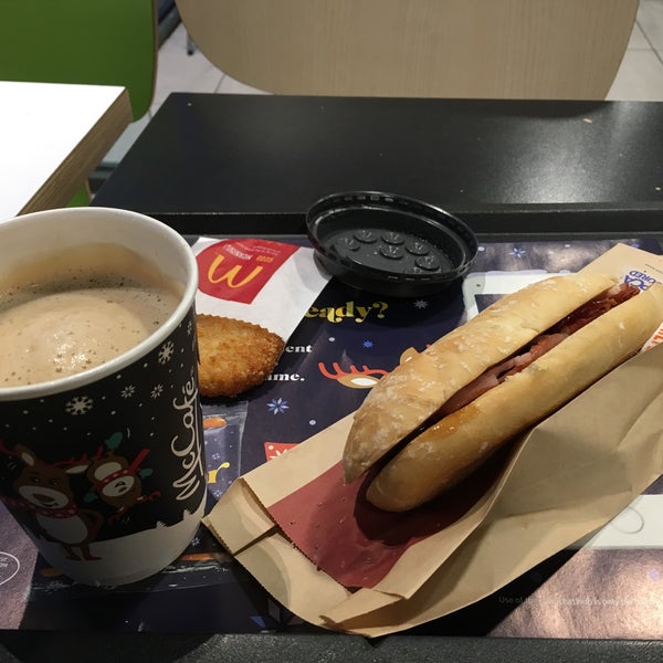 Photo taken at McDonald&#39;s by Roger W. on 12/14/2017