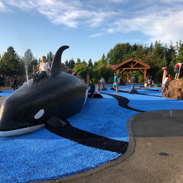 bellevue-water-park-crossroads-playground-in-bellevue