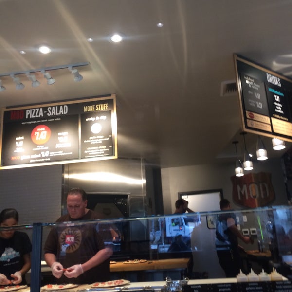 Photo taken at Mod Pizza by Captain B. on 12/23/2015