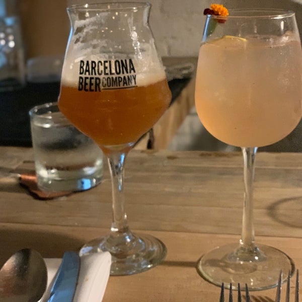 Foto diambil di Hueso Restaurant oleh Carla pada 4/21/2019