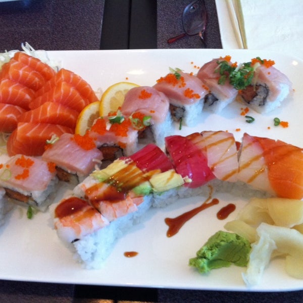 Foto diambil di Ocean Sushi oleh Becca pada 1/18/2014.