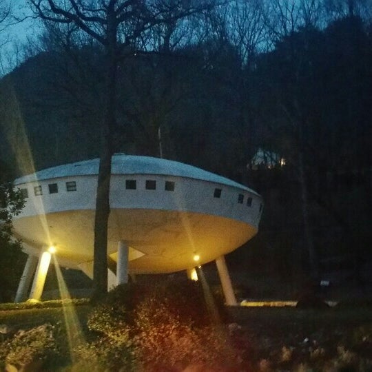 Spaceship House - Monument / Landmark in Mountain Creek