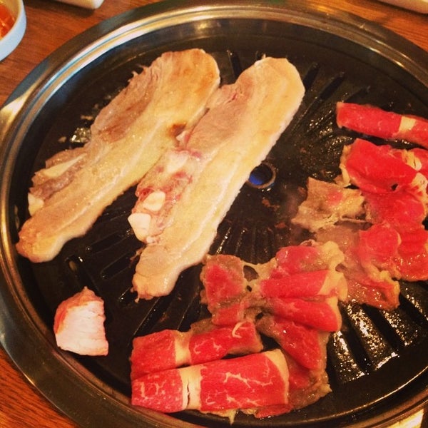 Photo prise au Shin Jung Restaurant par Dino C. le8/16/2014
