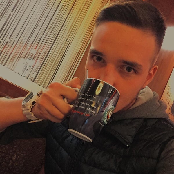 Photo taken at Coffeeshop Company by Ринат Б. on 9/30/2015
