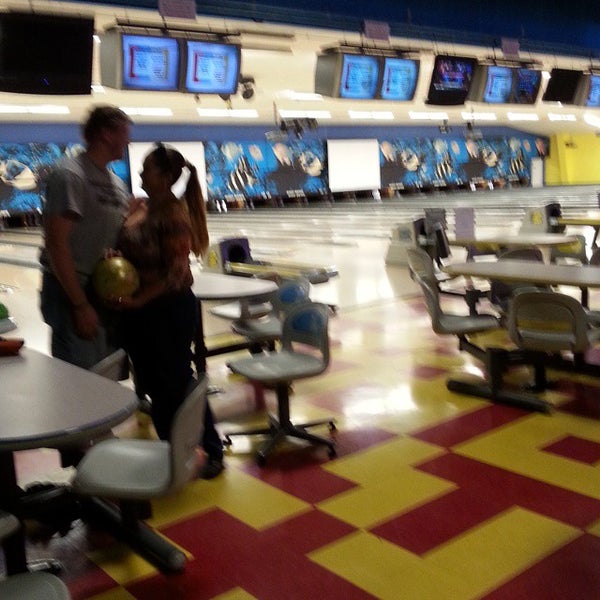 Captain's Choice Restaurant (Inside Gulf Bowl) Seafood Restaurant