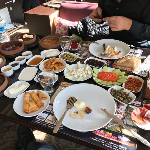 Foto diambil di Ketçi Resto oleh Çağlar pada 2/3/2018
