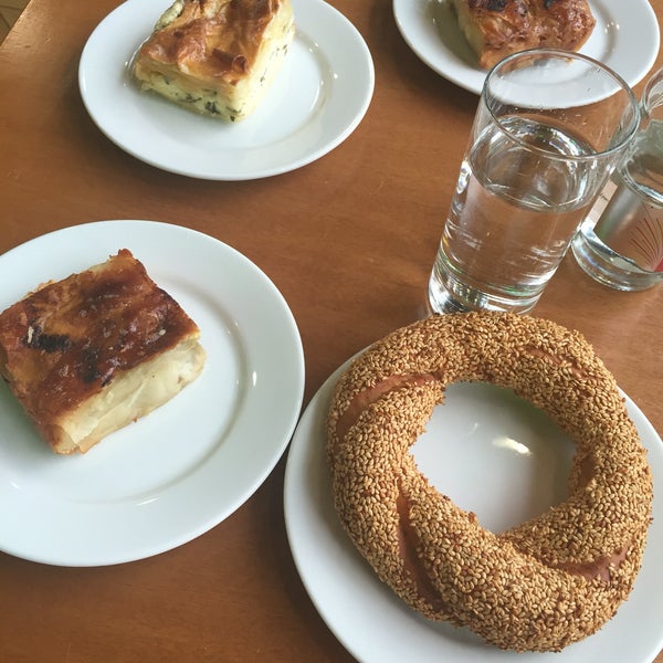 Photo taken at Simit House Cafe &amp; Bakery by Anna K. on 4/28/2016
