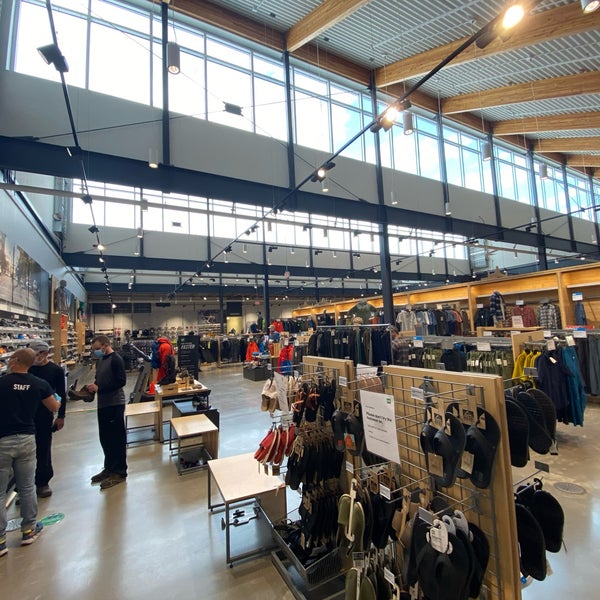 Mountain Equipment Coop Bayview Village 3 tips