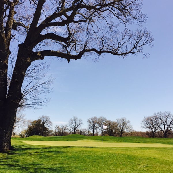 Photo taken at Pelham Bay and Split Rock Golf Courses by Xavier F. on 4/25/2015
