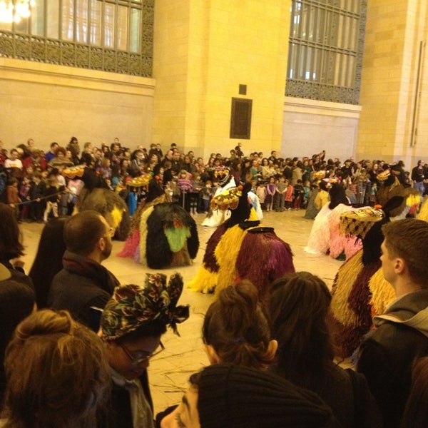 รูปภาพถ่ายที่ Nick Cave&#39;s HEARD•NY at Grand Central Terminal โดย Jen v. เมื่อ 3/29/2013