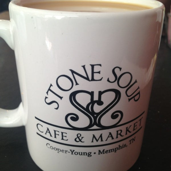 Foto scattata a Stone Soup Cafe &amp; Market da Alicia D. il 9/1/2013