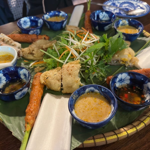 Снимок сделан в Madam Thu: Taste of Hue пользователем phunky c. 12/30/2023
