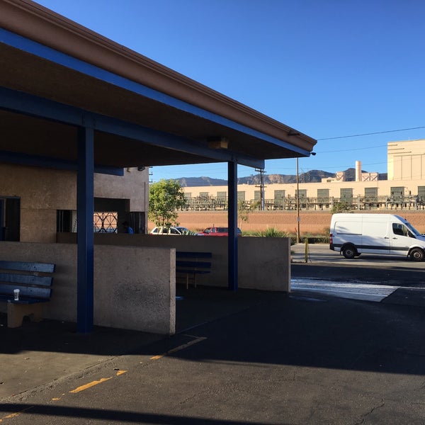 Galleria Car Wash Fuel Station in Glendale