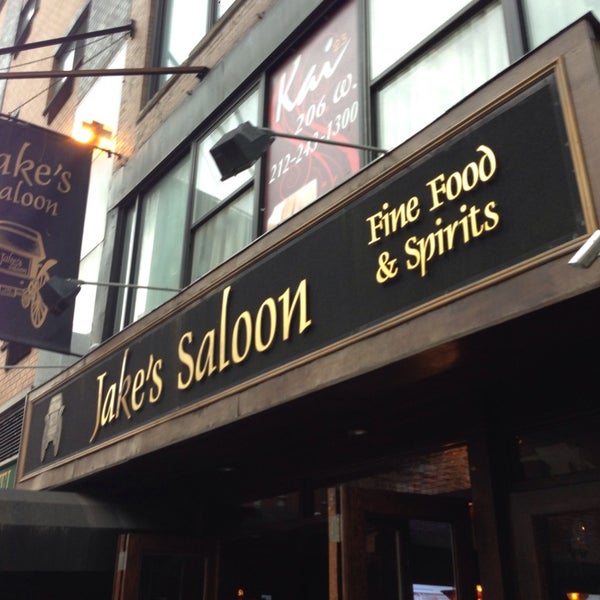 รูปภาพถ่ายที่ Jake&#39;s Saloon โดย Carlos เมื่อ 6/14/2013