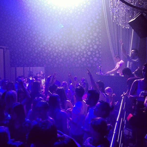 Клуб на арсенальной набережной. Бланк ночной клуб спб. Blank клуб москва. Арсенальная набережная 1 blank. Blanc club.