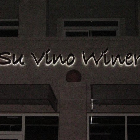 รูปภาพถ่ายที่ Su Vino Winery โดย Cory W. เมื่อ 1/16/2016