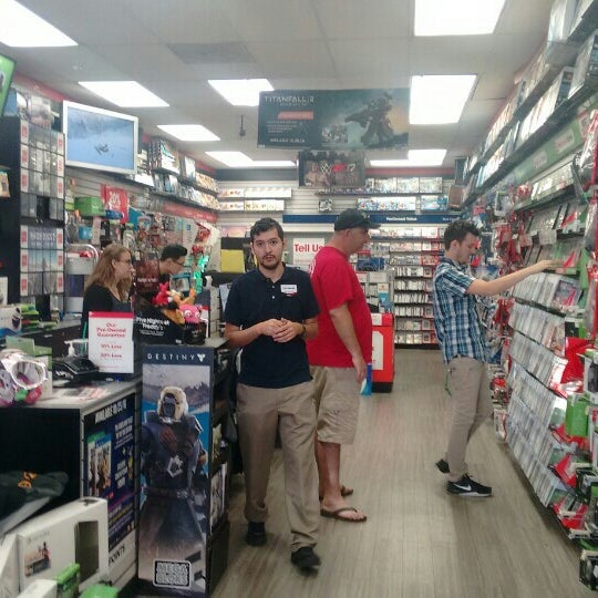 GameStop La Crescenta, CA