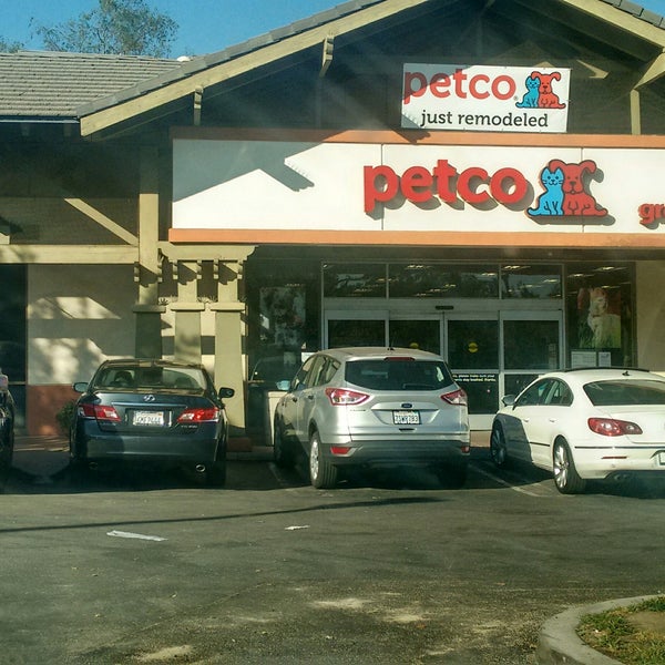 Petco Pet Supplies Store in La Canada