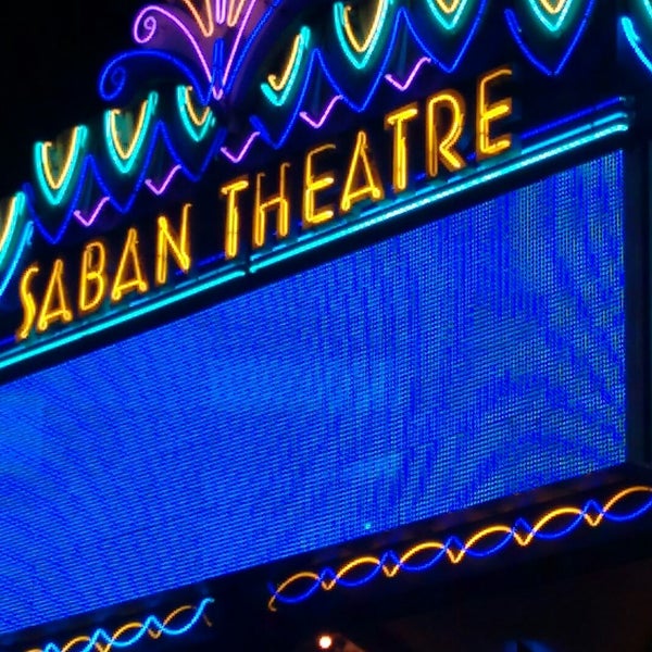 รูปภาพถ่ายที่ Saban Theater โดย John V. เมื่อ 4/5/2019