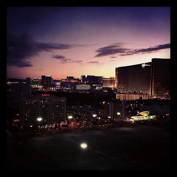Foto tomada en Springhill Suites by Marriott Las Vegas Convention Center  por Tait el 10/13/2012