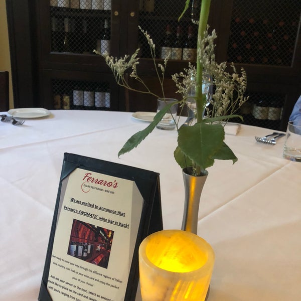 Das Foto wurde bei Ferraro&#39;s Italian Restaurant &amp; Wine Bar von Mason . am 7/1/2018 aufgenommen