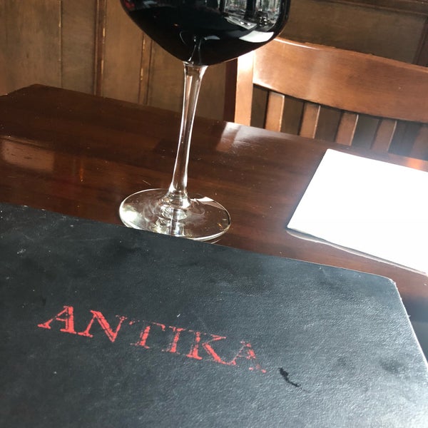 Foto diambil di Antika Restaurant &amp; Pizzeria oleh Mason . pada 7/15/2018
