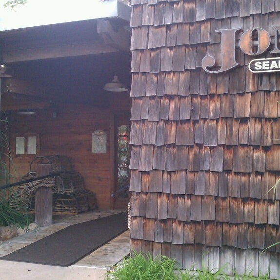 8/13/2013にEric V.がJonah&#39;s Seafood Houseで撮った写真