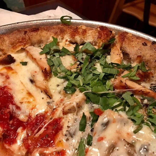 1/28/2017 tarihinde Yos L.ziyaretçi tarafından Star Pizza'de çekilen fotoğraf