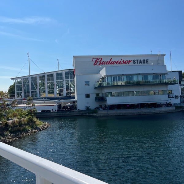 รูปภาพถ่ายที่ Budweiser Stage โดย Danny G. เมื่อ 9/22/2023