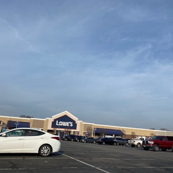 Lowe's 51 Woodbridge Center Drive