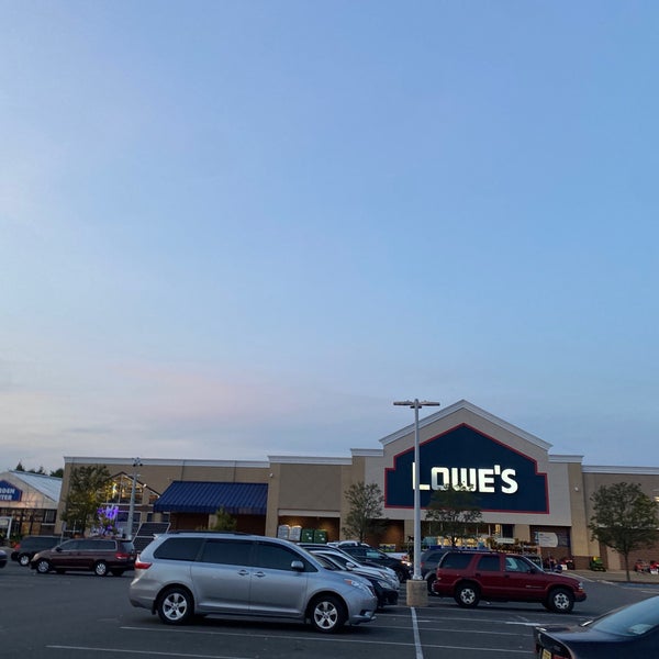 Lowe's 51 Woodbridge Center Drive