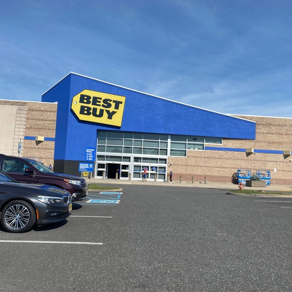 Best Buy Bridgewater'de Elektronik Mağazası
