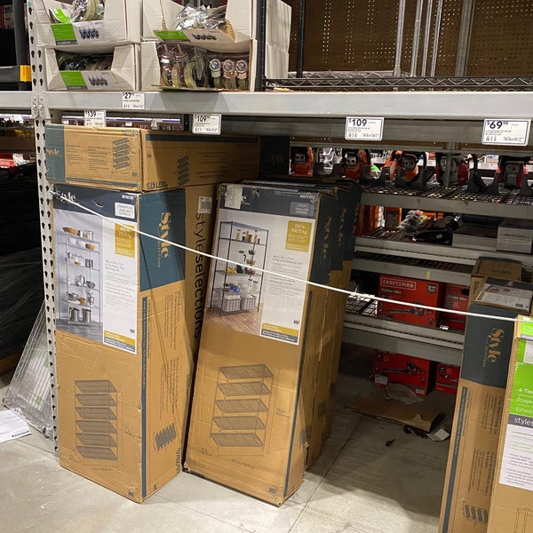 Lowe's 51 Woodbridge Center Drive