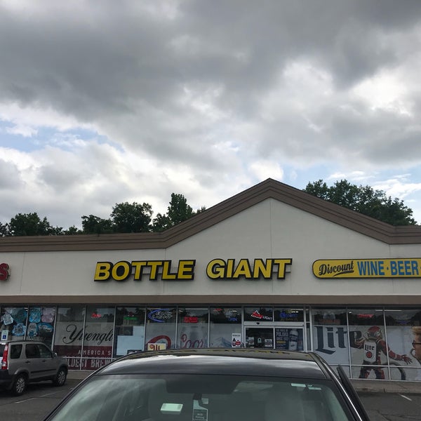 Bottle Giant Of Woodbridge Liquor Store in Woodbridge
