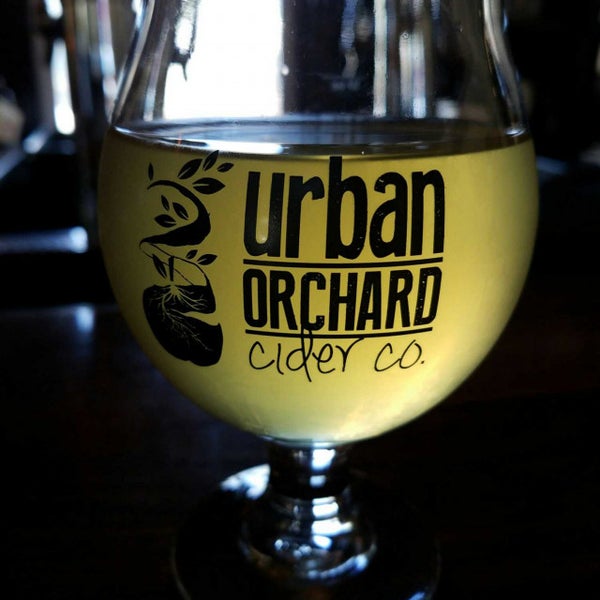 รูปภาพถ่ายที่ Urban Orchard Cider Co. โดย Stacy A. เมื่อ 12/2/2017