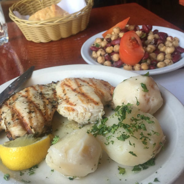 Felt nothing but happiness after this the chicken was grilled to perfection, the potatoes tasted amazing, and the lemon added a great flavor to the whole thing🍋. The staff were nice and friendly :)